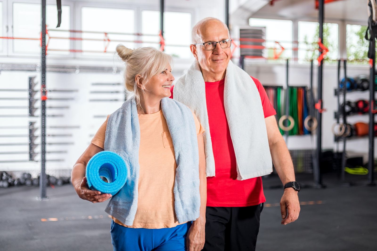 Älteres Paar nach dem Gesundheitstraining, Präventionskurs Rückenfit in Leinefelde